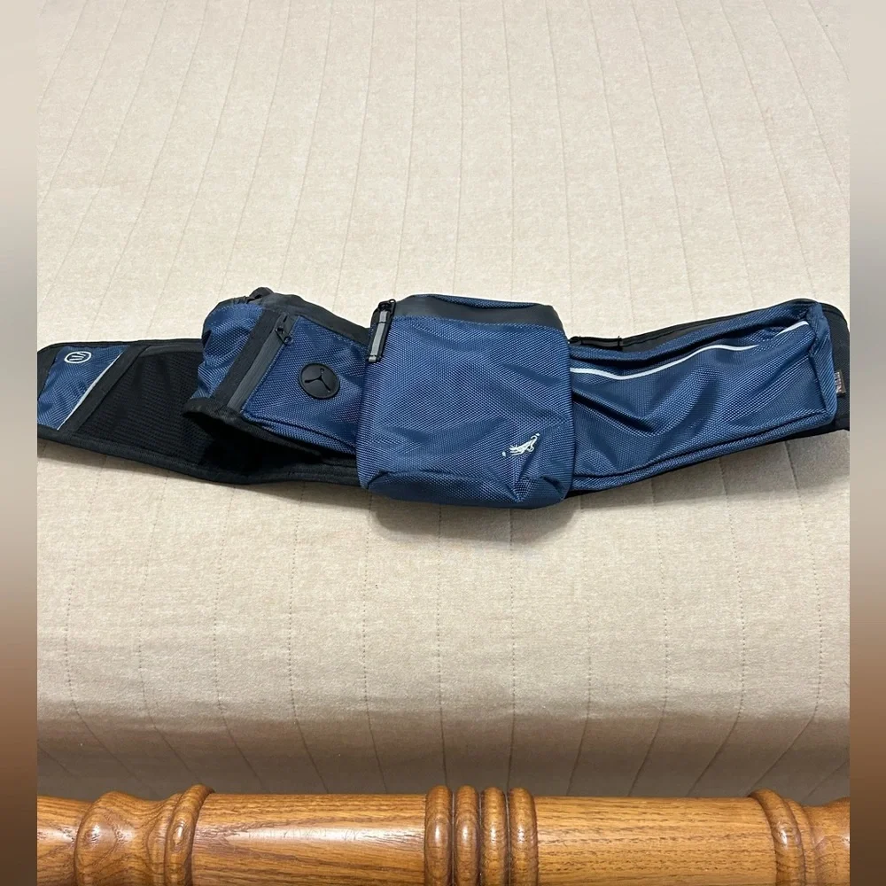 P.L.A.Y. Blue Explorer Pack (Dog Pouch) NWOT Never Used